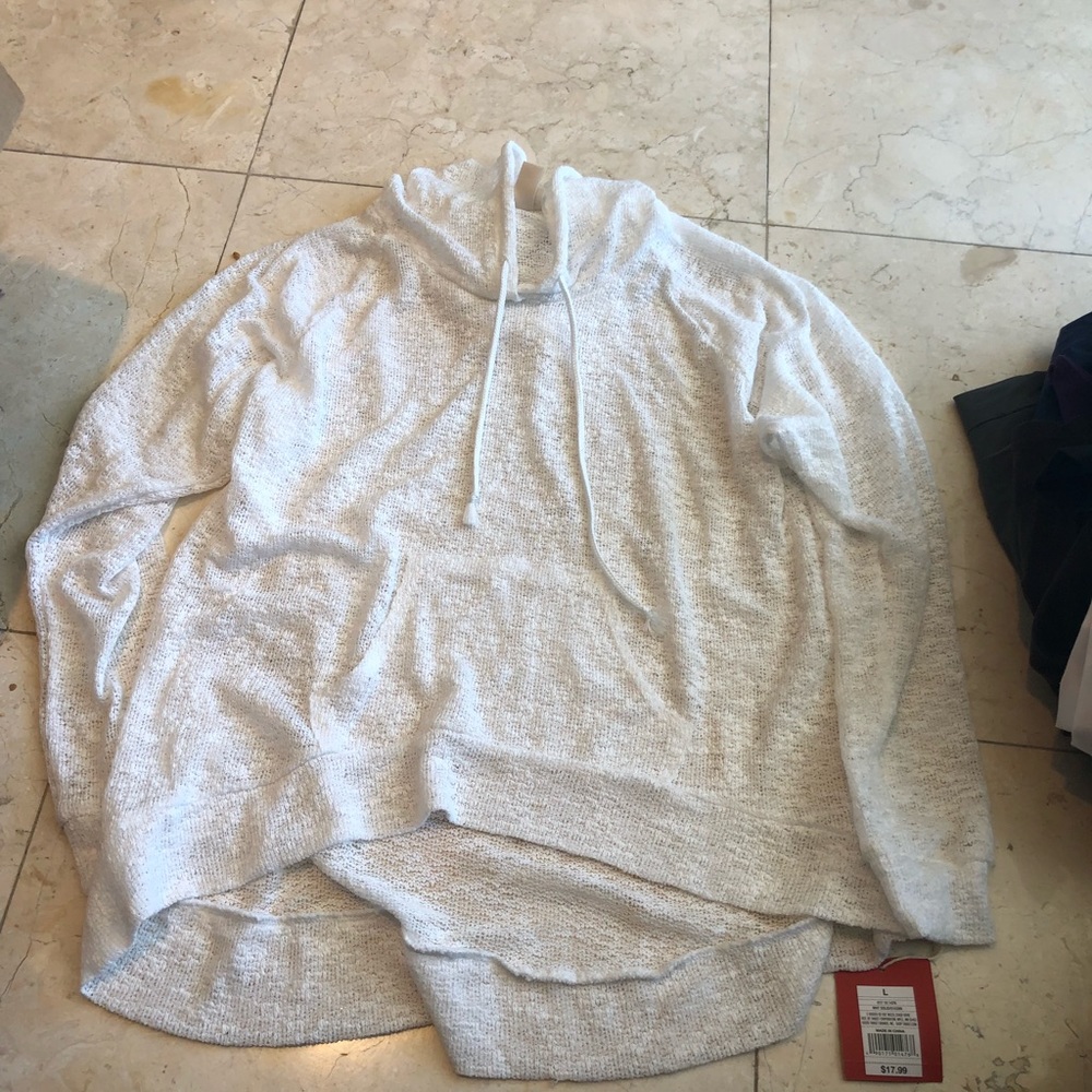 Light sweater with hood